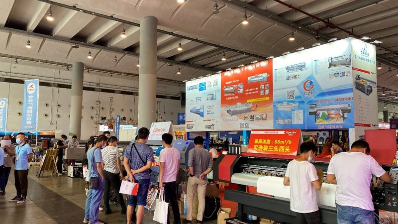 户外广告灯箱：揭秘制作工艺与批发价格背后的秘密